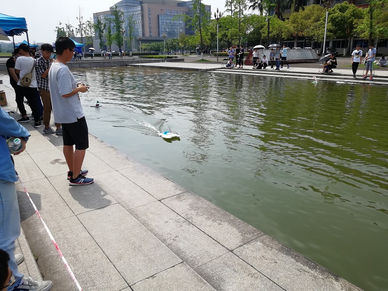 全神贯注参加比赛的选手2.jpg 全神贯注参加比赛的选手2.jpg