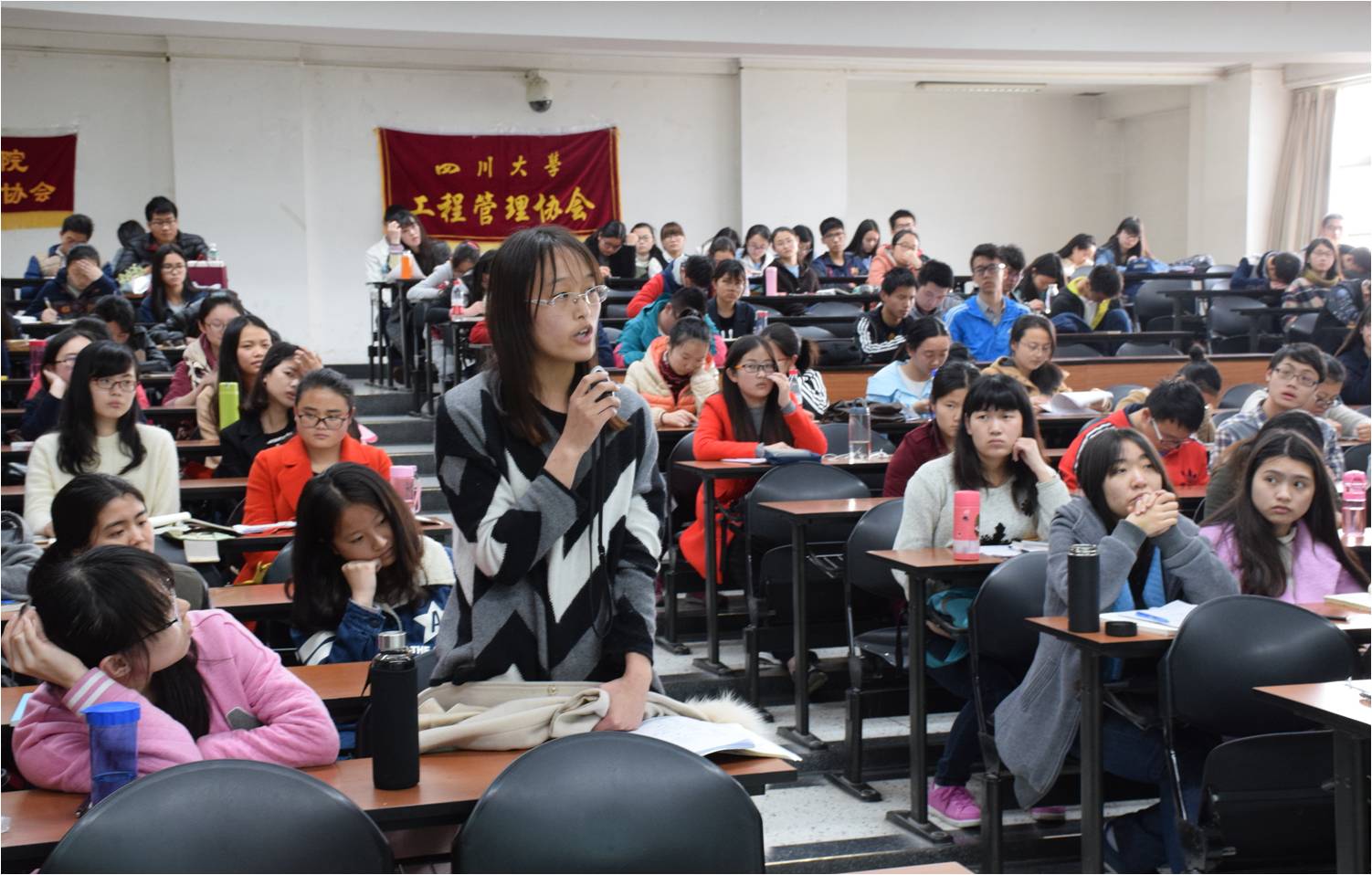 现场互动.jpg
